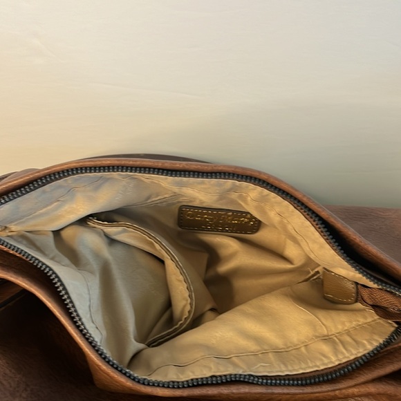 Darcy Marks London 13x14x4 shoulder bag in deep brown with fringe adornment - Picture 3 of 3